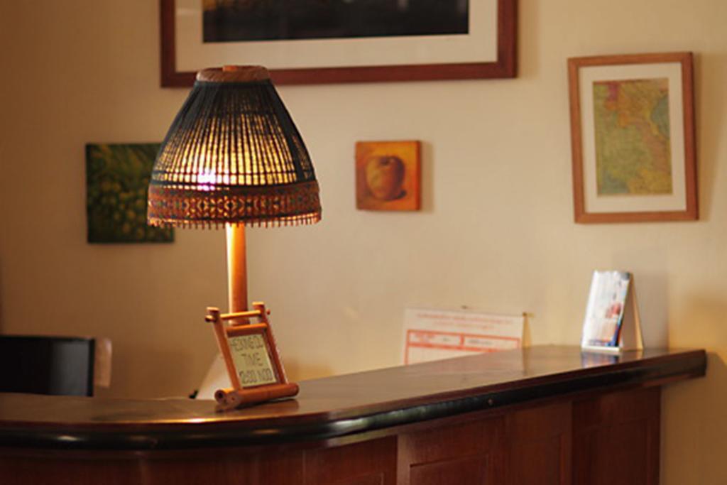 ลานิส เฮาส์ บาย เดอะ พอนด์ Hotel เวียงจันทน์ ภายนอก รูปภาพ