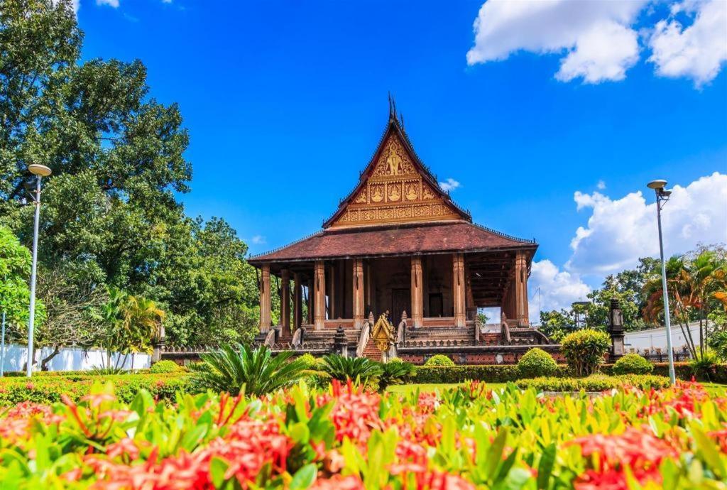 ลานิส เฮาส์ บาย เดอะ พอนด์ Hotel เวียงจันทน์ ภายนอก รูปภาพ