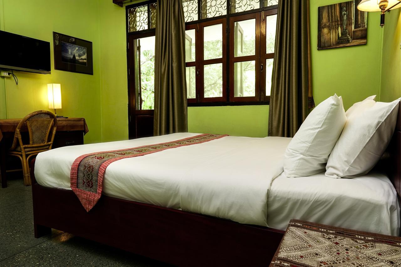 ลานิส เฮาส์ บาย เดอะ พอนด์ Hotel เวียงจันทน์ ภายนอก รูปภาพ