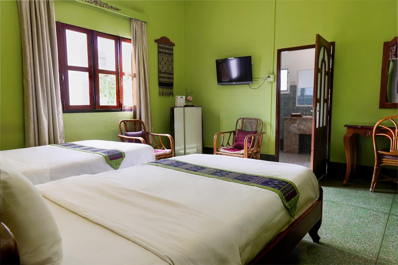 ลานิส เฮาส์ บาย เดอะ พอนด์ Hotel เวียงจันทน์ ภายนอก รูปภาพ