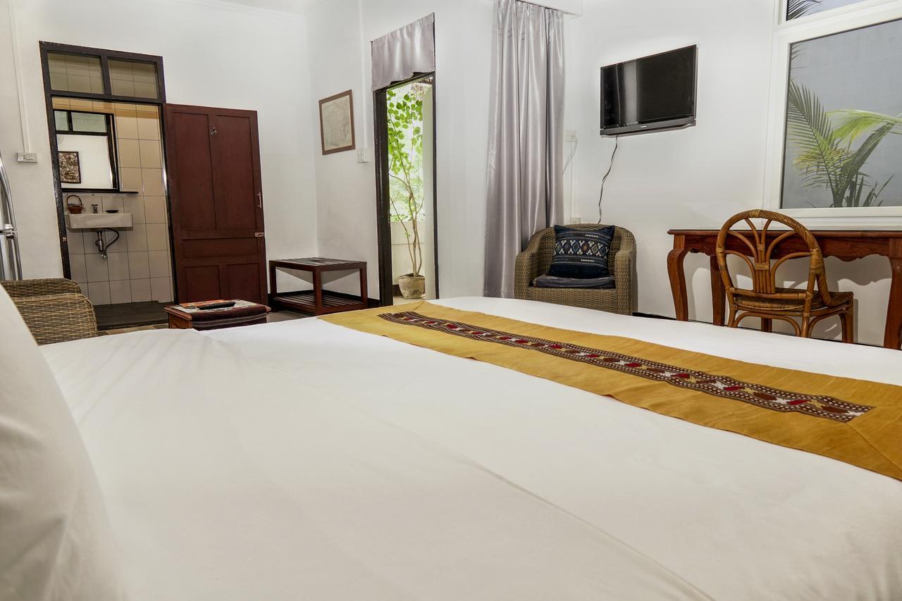ลานิส เฮาส์ บาย เดอะ พอนด์ Hotel เวียงจันทน์ ภายนอก รูปภาพ