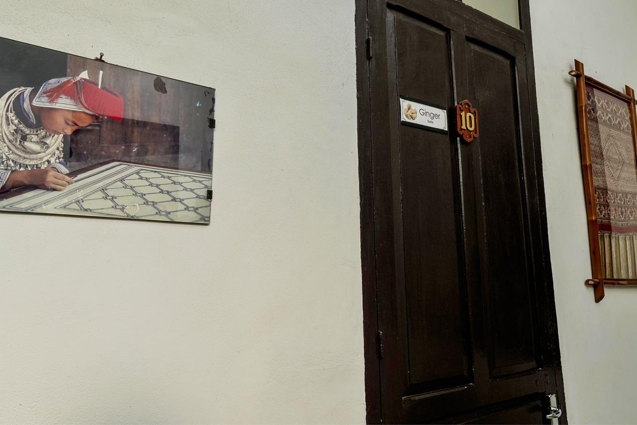 ลานิส เฮาส์ บาย เดอะ พอนด์ Hotel เวียงจันทน์ ภายนอก รูปภาพ