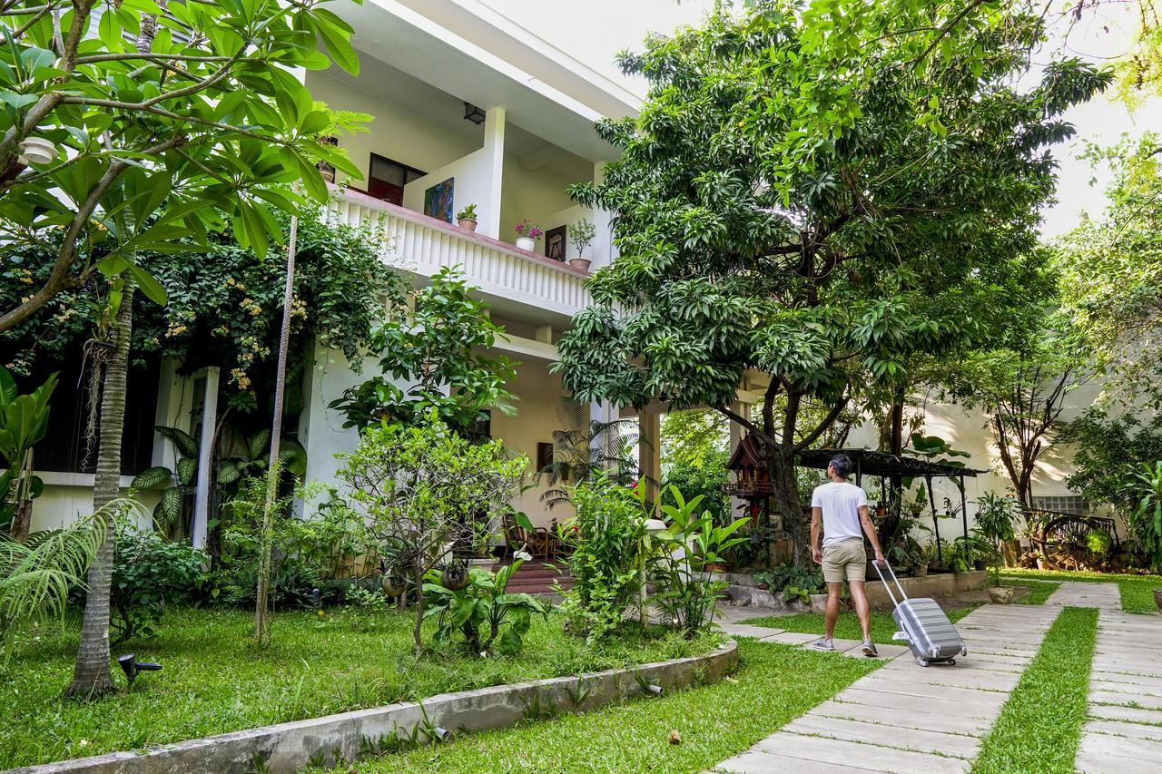 ลานิส เฮาส์ บาย เดอะ พอนด์ Hotel เวียงจันทน์ ภายนอก รูปภาพ